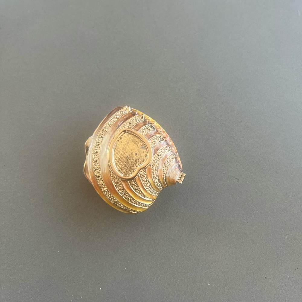 Shell Trinket Box w/ Rhinestones - Picture 2 of 4